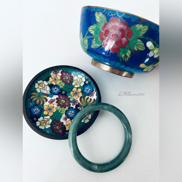 Jewelry - Natural Jade Bangle comes with Trinket Dish